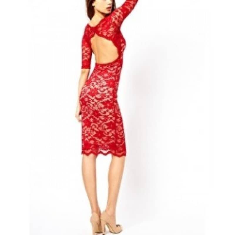 Фаталната червена рокля: с какво да я облечете, за да изглеждате предизвикателно?